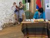 Диалог поколений на сцене: спектакль о поддержке и надежде фото 3
