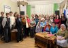 Диалог поколений на сцене: спектакль о поддержке и надежде фото 4